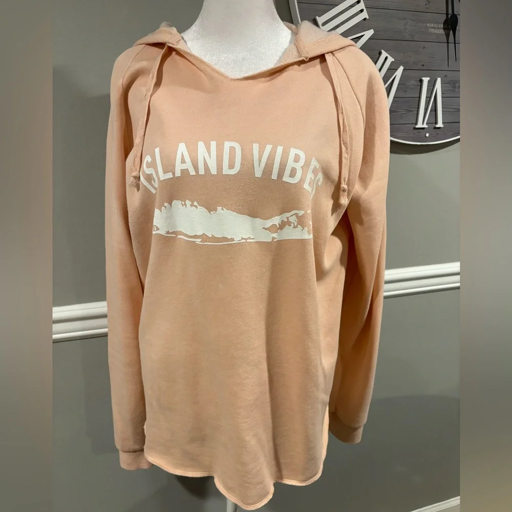 Independent Trading Company Local Boutique - Island Vibes worn 2x Size Large - Picture 1 of 13